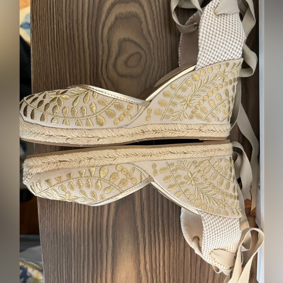 Gold embroidered ALDO Wedges, BRAND NEW! - Picture 5 of 7